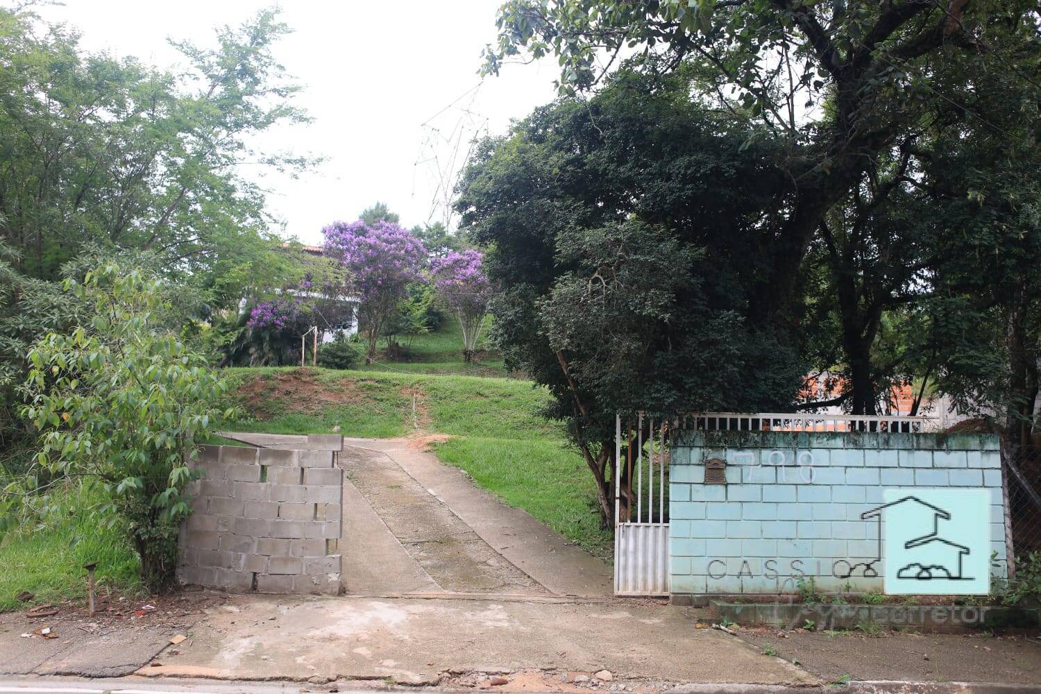 Chácara à venda com 3 quartos, 270m² - Foto 2
