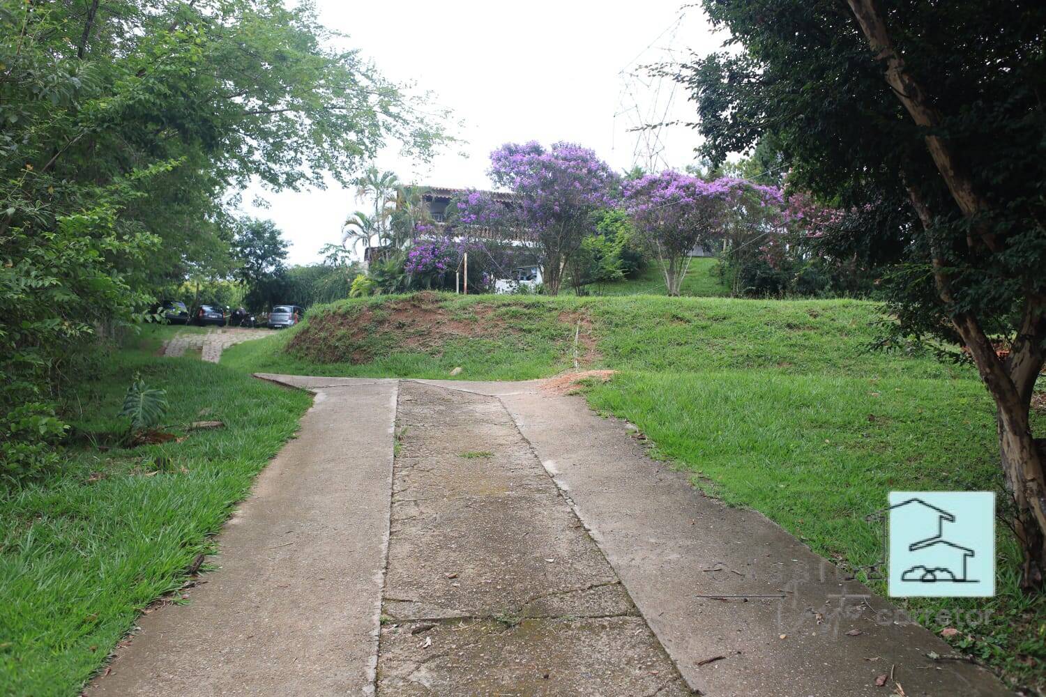 Chácara à venda com 3 quartos, 270m² - Foto 1