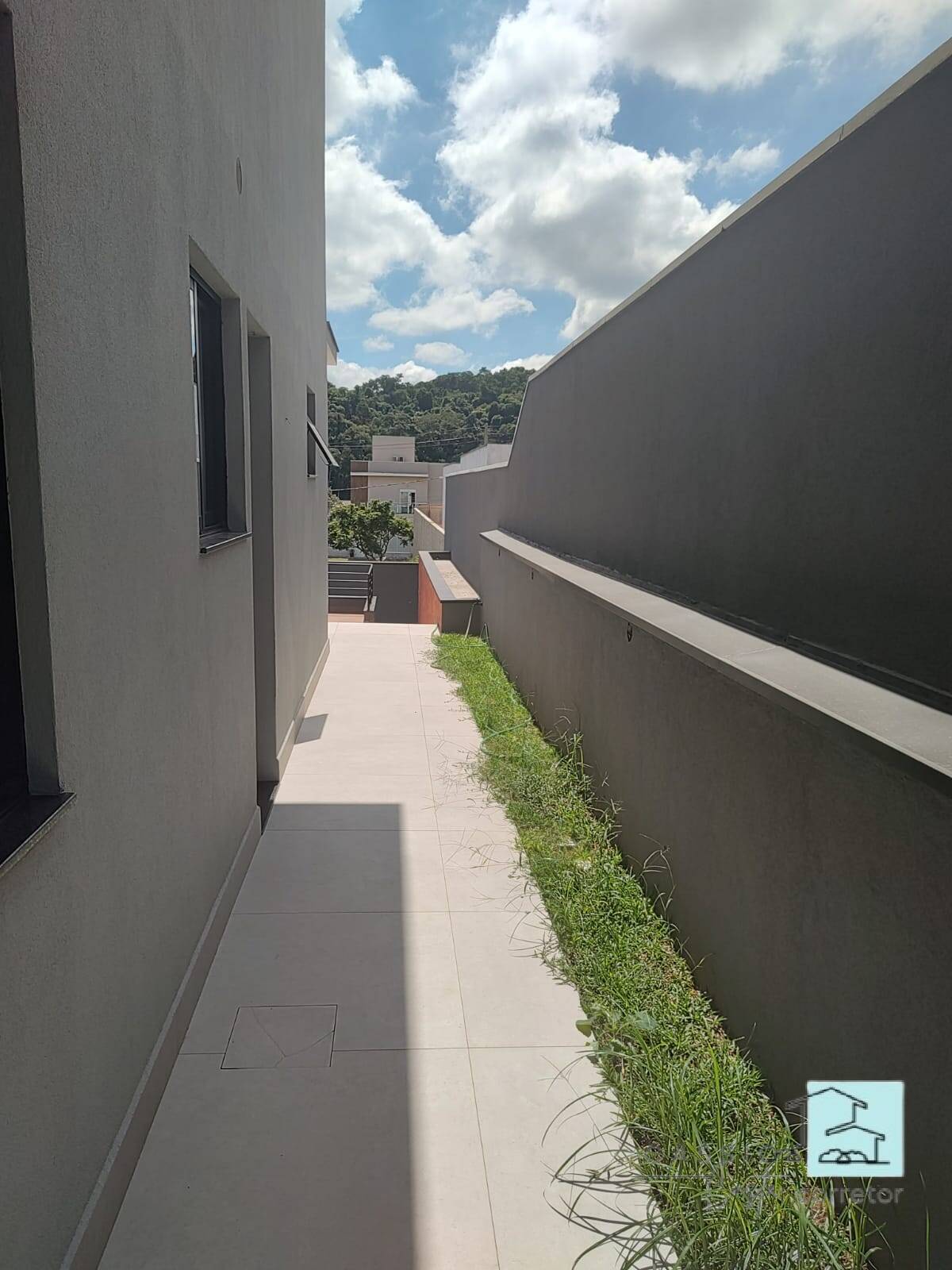 Casa de Condomínio à venda com 4 quartos, 288m² - Foto 5