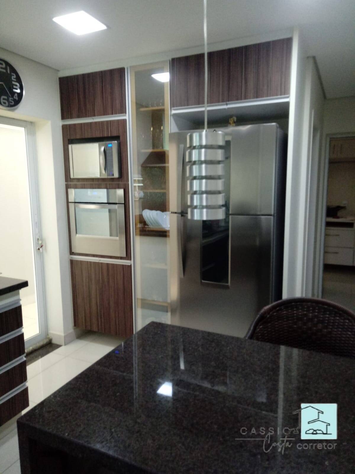 Casa à venda com 4 quartos, 290m² - Foto 15