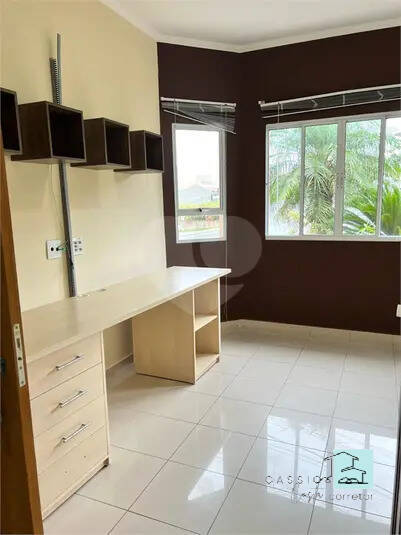 Casa à venda e aluguel com 3 quartos, 220m² - Foto 5
