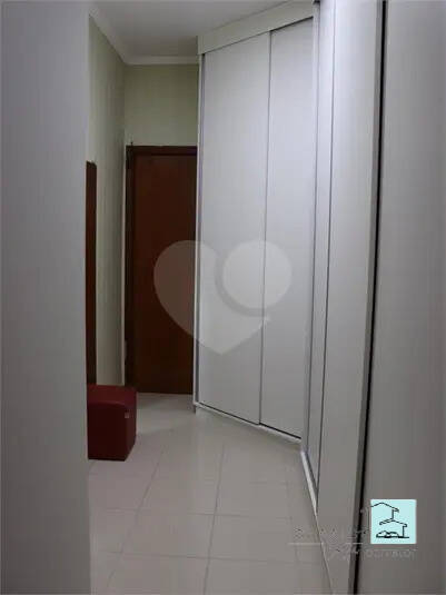 Casa à venda e aluguel com 3 quartos, 220m² - Foto 11