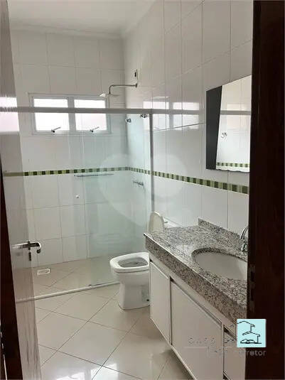 Casa à venda e aluguel com 3 quartos, 220m² - Foto 16